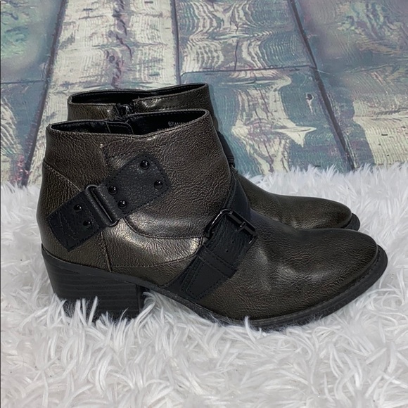 Crown Vintage Willy stacked heel buckle booties
